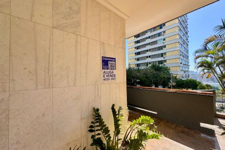 Apartamento à venda com 135m², 3 quartos e 1 vaga Apartamento à venda com 135m², 3 quartos e 1 vagaPlaca