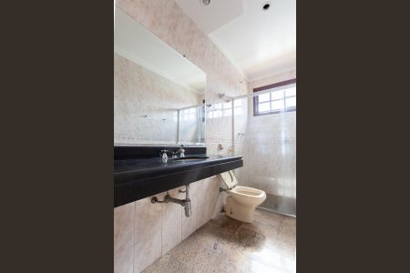 Casa para alugar com 355m², 4 quartos e 4 vagasBanheiro Social