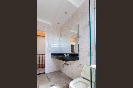 Casa para alugar com 355m², 4 quartos e 4 vagasBanheiro Social