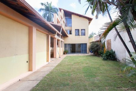 Casa para alugar com 355m², 4 quartos e 4 vagasQuintal