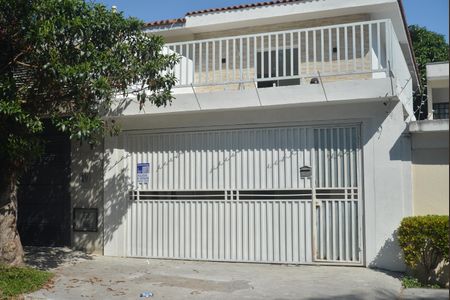 Casa à venda com 200m², 3 quartos e 4 vagasPlaca