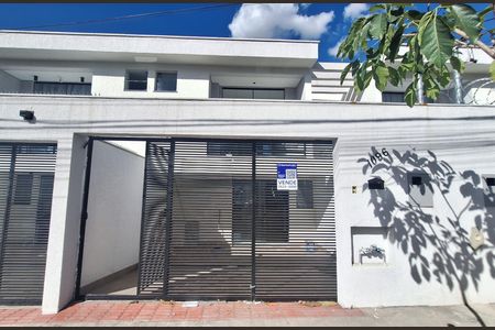 Casa à venda com 125m², 3 quartos e 2 vagasFachada / plaquinha