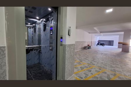 Apartamento à venda com 140m², 3 quartos e 1 vaga Apartamento à venda com 140m², 3 quartos e 1 vagaElevador / Garagem