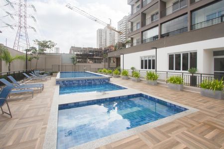Apartamento à venda com 27m², 1 quarto e sem vaga Apartamento à venda com 27m², 1 quarto e sem vagaPiscina