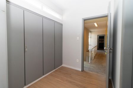 Casa à venda com 340m², 3 quartos e 4 vagas Casa à venda com 340m², 3 quartos e 4 vagasCloset da Suíte 1