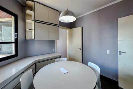 Apartamento à venda com 240m², 4 quartos e 3 vagasCozinha