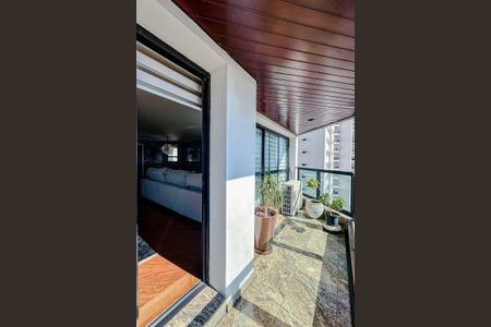 Apartamento à venda com 240m², 4 quartos e 3 vagasVaranda da Sala