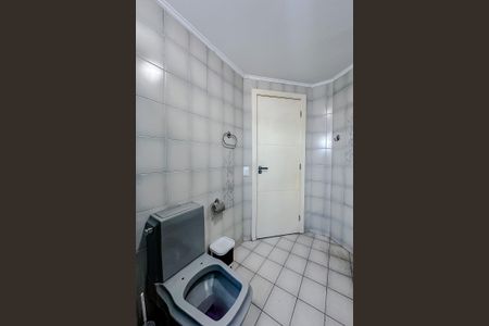 Apartamento à venda com 240m², 4 quartos e 3 vagasBanheiro da Suíte 2