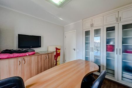 Apartamento à venda com 240m², 4 quartos e 3 vagasQuarto