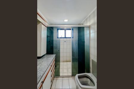 Apartamento à venda com 240m², 4 quartos e 3 vagasBanheiro da Suíte 2
