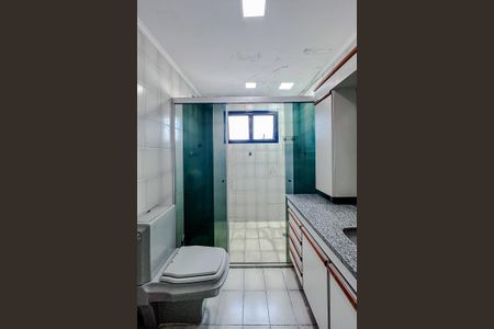 Apartamento à venda com 240m², 4 quartos e 3 vagasBanheiro da Suíte 3