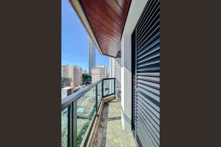 Apartamento à venda com 240m², 4 quartos e 3 vagasVaranda do Quarto 