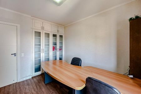 Apartamento à venda com 240m², 4 quartos e 3 vagasQuarto