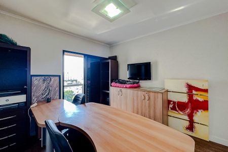 Apartamento à venda com 240m², 4 quartos e 3 vagasQuarto 