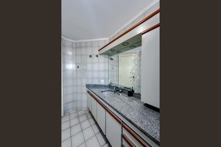 Apartamento à venda com 240m², 4 quartos e 3 vagasBanheiro da Suíte 2