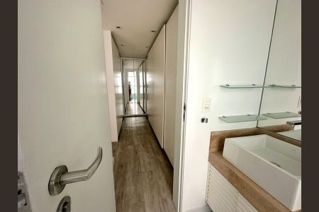 Apartamento à venda com 58m², 1 quarto e 1 vaga Apartamento à venda com 58m², 1 quarto e 1 vagaBanheiro da Suíte