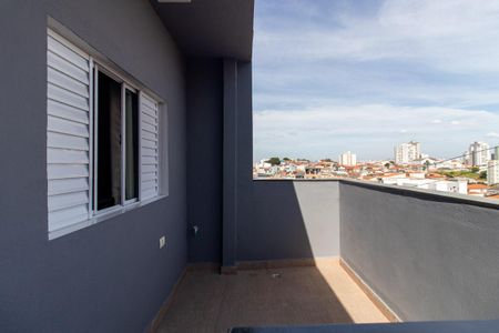 Casa à venda com 240m², 3 quartos e 1 vaga Casa à venda com 240m², 3 quartos e 1 vagaVaranda
