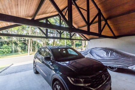 Casa de condomínio à venda com 407m², 4 quartos e 4 vagas Casa de condomínio à venda com 407m², 4 quartos e 4 vagasGaragem