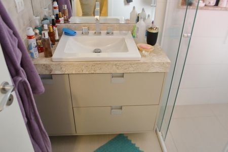 Casa à venda com 280m², 4 quartos e 3 vagasBanheiro da Suíte 1