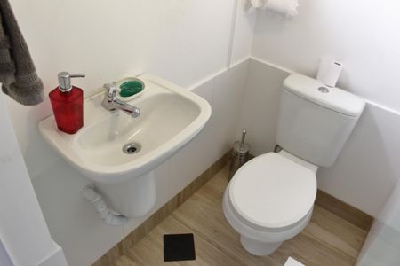 Casa à venda com 280m², 4 quartos e 3 vagasBanheiro de serviço