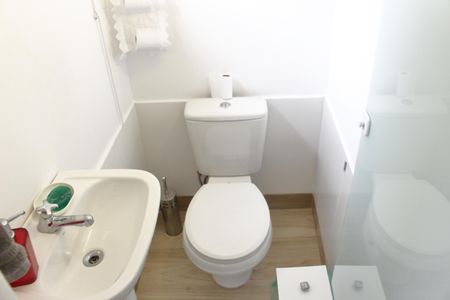 Casa à venda com 280m², 4 quartos e 3 vagasBanheiro de serviço