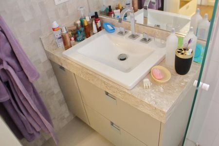 Casa à venda com 280m², 4 quartos e 3 vagasBanheiro da Suíte 1