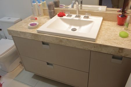 Casa à venda com 280m², 4 quartos e 3 vagasBanheiro da Suíte 2