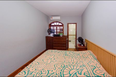 Casa à venda com 110m², 3 quartos e 2 vagas Casa à venda com 110m², 3 quartos e 2 vagasSuíte