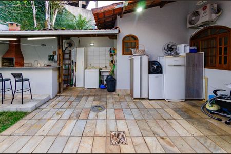 Casa à venda com 110m², 3 quartos e 2 vagas Casa à venda com 110m², 3 quartos e 2 vagasÁrea externa