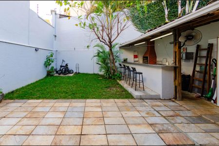 Casa à venda com 110m², 3 quartos e 2 vagas Casa à venda com 110m², 3 quartos e 2 vagasÁrea externa