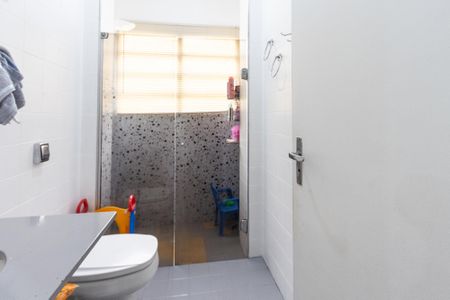 Apartamento à venda com 57m², 2 quartos e 1 vaga Apartamento à venda com 57m², 2 quartos e 1 vagaBanheiro