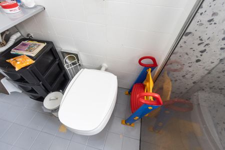 Apartamento à venda com 57m², 2 quartos e 1 vaga Apartamento à venda com 57m², 2 quartos e 1 vagaBanheiro