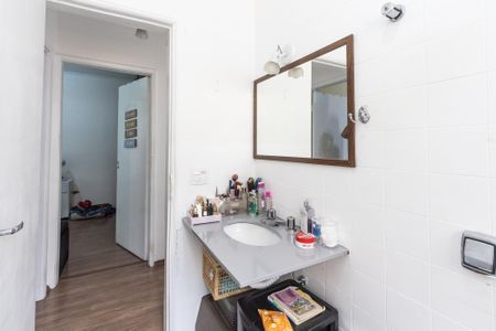 Apartamento à venda com 57m², 2 quartos e 1 vaga Apartamento à venda com 57m², 2 quartos e 1 vagaBanheiro