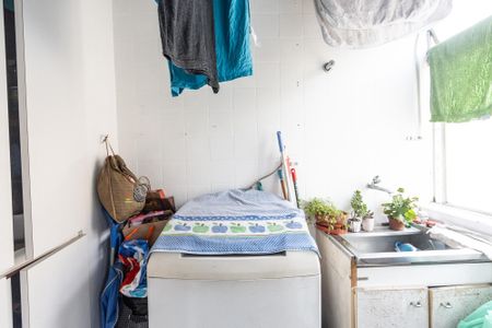 Apartamento à venda com 57m², 2 quartos e 1 vaga Apartamento à venda com 57m², 2 quartos e 1 vagaÁrea de Serviço