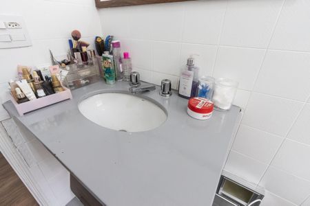 Apartamento à venda com 57m², 2 quartos e 1 vaga Apartamento à venda com 57m², 2 quartos e 1 vagaBanheiroBanheiro