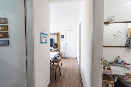 Apartamento à venda com 57m², 2 quartos e 1 vaga Apartamento à venda com 57m², 2 quartos e 1 vagaCorredor