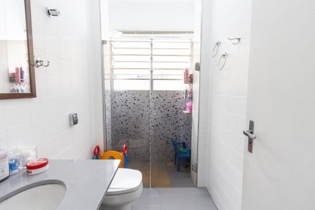 Apartamento à venda com 57m², 2 quartos e 1 vaga Apartamento à venda com 57m², 2 quartos e 1 vagaBanheiro