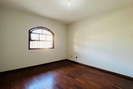 Casa para alugar com 181m², 3 quartos e 2 vagas Casa para alugar com 181m², 3 quartos e 2 vagasSuíte