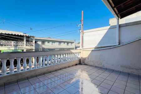 Casa para alugar com 181m², 3 quartos e 2 vagas Casa para alugar com 181m², 3 quartos e 2 vagasVaranda