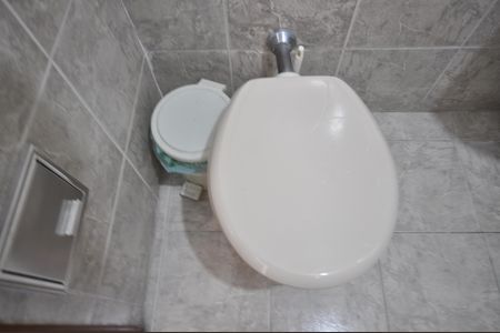 Casa à venda com 120m², 4 quartos e 2 vagasBanheiro 1