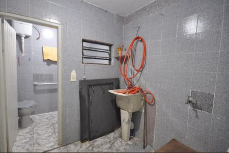 Casa à venda com 120m², 4 quartos e 2 vagasÁrea de Serviço 2