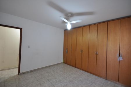 Casa à venda com 120m², 4 quartos e 2 vagasQuarto 4