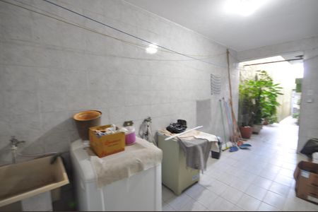 Casa à venda com 120m², 4 quartos e 2 vagasÁrea de Serviço 1