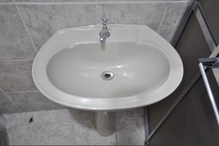 Casa à venda com 120m², 4 quartos e 2 vagasBanheiro 1