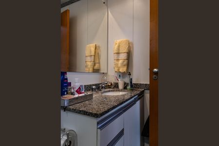 Apartamento à venda com 120m², 3 quartos e 2 vagas Apartamento à venda com 120m², 3 quartos e 2 vagasBanheiro da Suíte