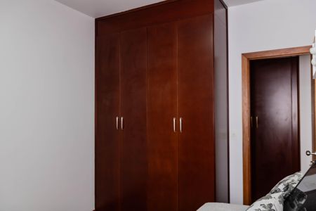 Apartamento à venda com 120m², 3 quartos e 2 vagas Apartamento à venda com 120m², 3 quartos e 2 vagasQuarto 1