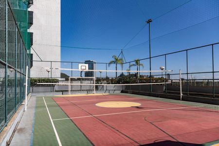 Apartamento à venda com 120m², 3 quartos e 2 vagas Apartamento à venda com 120m², 3 quartos e 2 vagasÁrea comum - Quadra Esportiva
