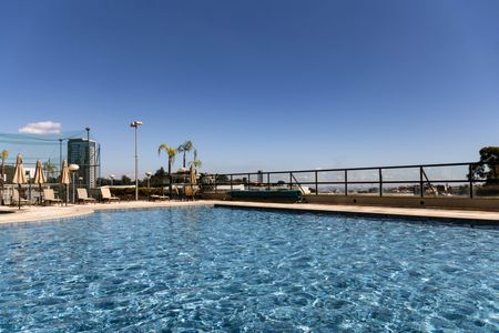 Apartamento à venda com 120m², 3 quartos e 2 vagas Apartamento à venda com 120m², 3 quartos e 2 vagasÁrea comum - Piscina