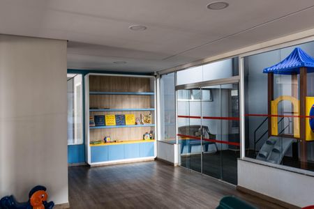 Apartamento à venda com 120m², 3 quartos e 2 vagas Apartamento à venda com 120m², 3 quartos e 2 vagasÁrea comum - Brinquedoteca