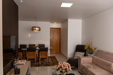 Apartamento à venda com 120m², 3 quartos e 2 vagas Apartamento à venda com 120m², 3 quartos e 2 vagasSala